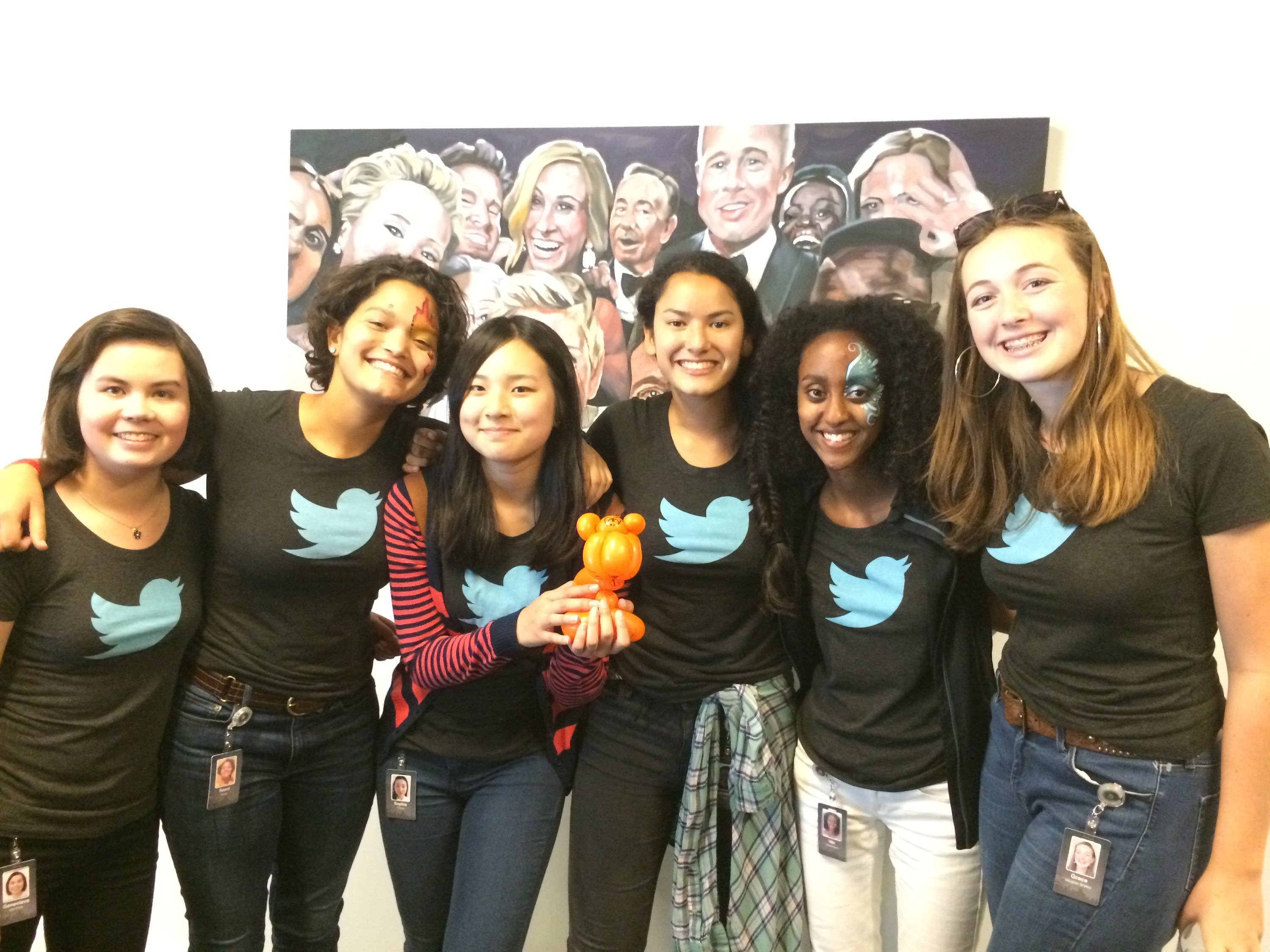 Girls who code selfie in front of oscars selfie at Twitter